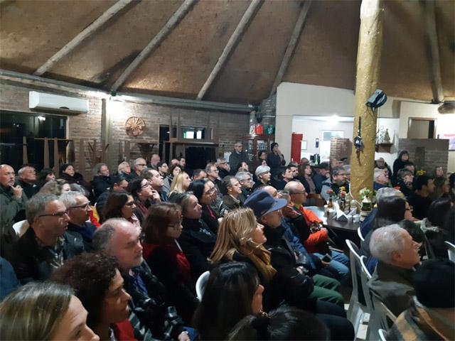 Assembleia lotada para eleição de síndico Assembleia lotada para eleição de síndico